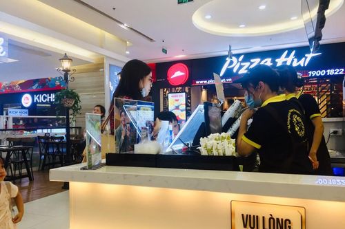 Nhiều người dân vẫn lơ là công tác phòng dịch tại điểm vui chơi giải trí Thủ đô