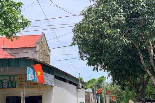 Vây bắt nghi can vụ nổ súng khiến 2 người tử vong, đang cố thủ trong nhà