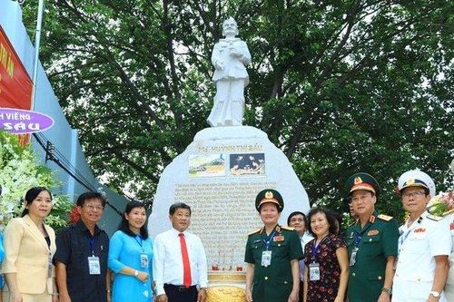 Bà má 'tham mưu' của Trung đoàn 27 và tượng đài 'thành đồng'!