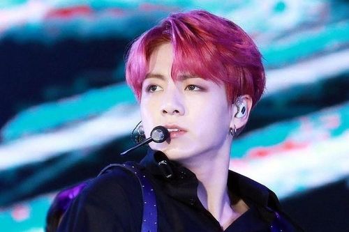 Đằng sau những đêm nhạc bom tấn của BTS