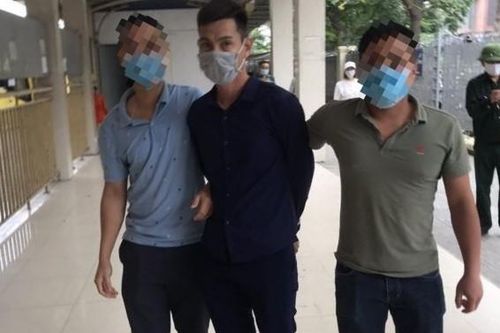 Tìm việc tại bến xe, một đối tượng truy nã bị bắt giữ