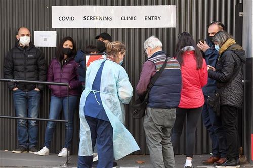 EU cân nhắc nới lỏng hạn chế nhập cảnh đối với người đã tiêm vaccine
