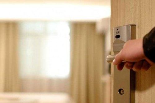 Mệt mỏi vì bị 'cắm sừng', chồng tác hợp luôn cho vợ và tình nhân