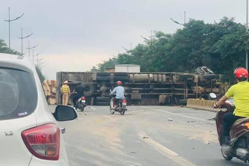 Lái xe tử vong trong chiếc ôtô bốc cháy trên đường Võ Nguyên Giáp