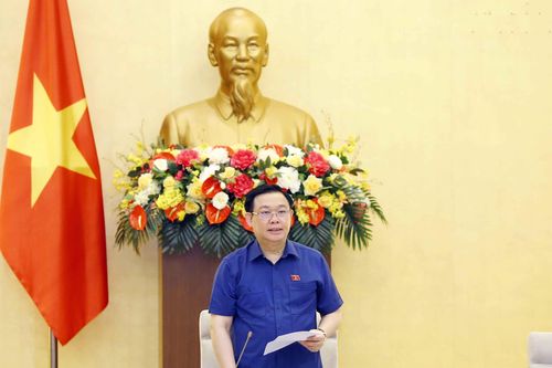 Chủ tịch QH Vương Đình Huệ làm việc với Văn phòng Quốc hội
