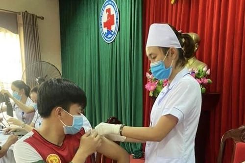 Thị xã Nghi Sơn có 1.860 người được tiêm vắc - xin phòng COVID-19 trong đợt 1