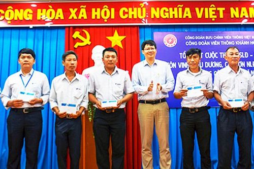 Công đoàn Viễn thông Khánh Hòa: Trao 14 suất quà hỗ trợ đoàn viên có hoàn cảnh khó khăn