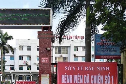 Nam sinh mắc Covid-19 vì bê cỗ thuê: 'Em lo gia đình bị kì thị'