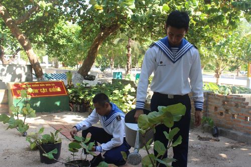 Cuộc sống của cán bộ, chiến sỹ ở huyện đảo Trường Sa