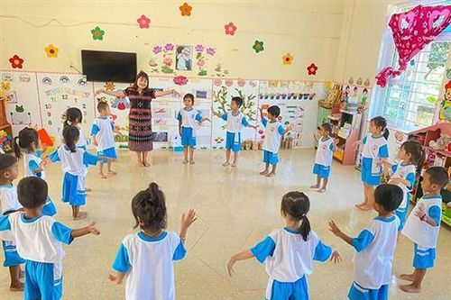 Cô giáo vùng cao tận tụy với nghề nuôi dạy trẻ