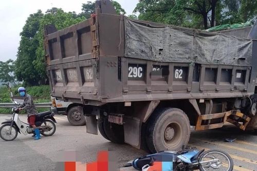 Lạng Sơn: Xe máy va chạm với xe tải, một người tử vong, một thương nặng.
