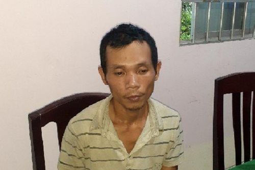 Tạm giữ đối tượng dùng búa sát hại cha ruột