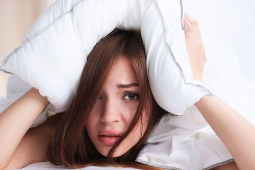 7 thói quen vô tình gây hại cho não bộ bạn nên biết