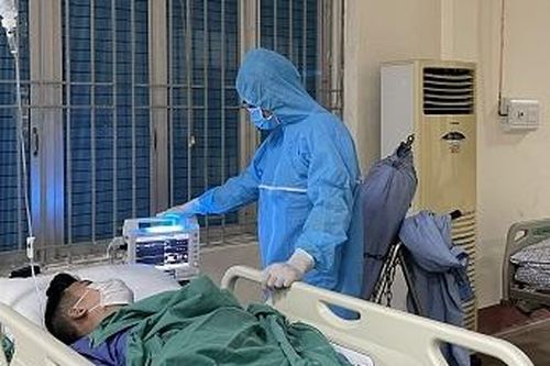Bệnh viện dã chiến mổ ruột thừa cho công dân F1