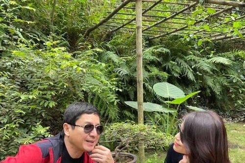 Clip: Nghệ sĩ Chí Trung giả ngây ngô trêu đùa bạn gái khiến khán giả thích thú