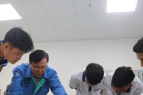 Cánh cửa học nghề: Lựa chọn khó khăn nhưng thiết thực