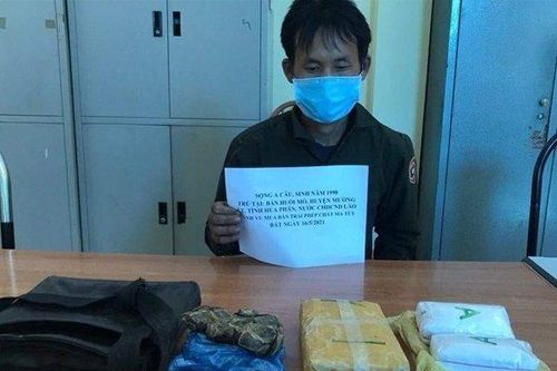 Đối tượng người Lào mang theo vũ khí 'nóng' sang Việt Nam bán ma túy