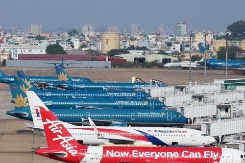Bỏ trần vé máy bay: 'Người thiệt thòi nhất vẫn là người tiêu dùng'