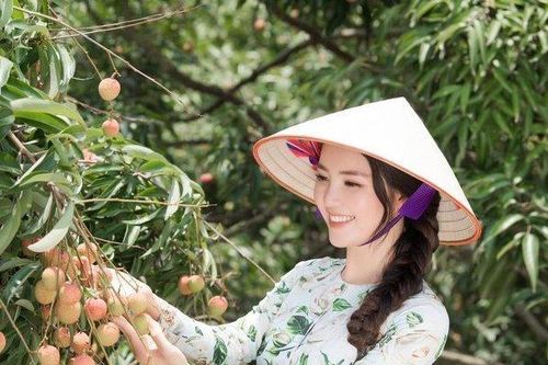 Á hậu Thụy Vân bất ngờ đã đăng tải bài viết với tiêu đề 'Lần đầu làm... chuyện ấy!'