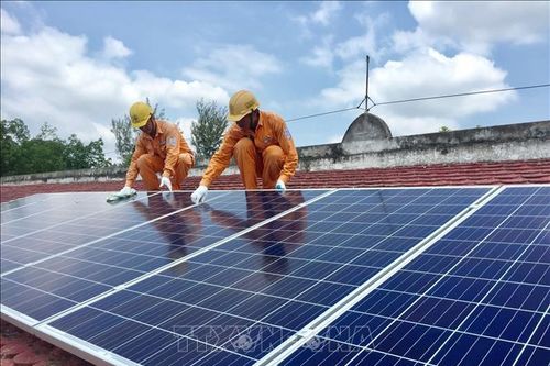 Trang BNN Bloomberg: Việt Nam 'bùng nổ' trong lĩnh vực năng lượng Mặt Trời