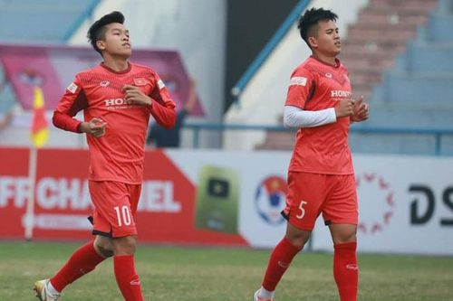 Tiền vệ Hữu Thắng chia tay U22 Việt Nam do chấn thương
