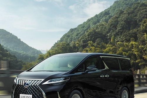 Lexus LM 350 được bán chính hãng, giá từ 6,8 tỷ đồng