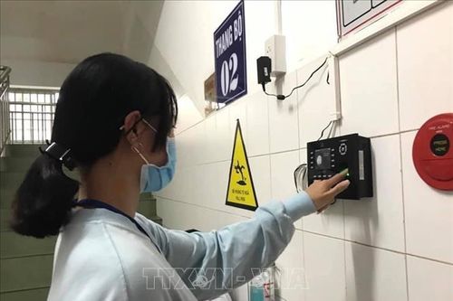 Bệnh viện đầu tiên ở ĐBSCL quản lý người chăm sóc bệnh nhân bằng dấu vân tay
