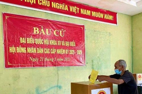 Nghệ An: Cử tri huyện vùng cao phấn khởi đi bầu cử sớm
