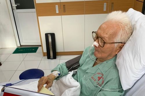 Những hòm phiếu lưu động phục vụ bệnh nhân ở Ba Đình