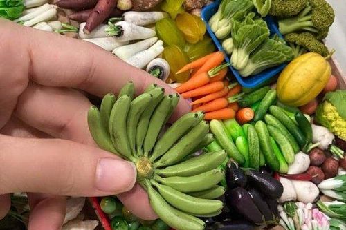 Cô gái 'hô biến' đất sét thành loạt món ăn giống thật đến ngỡ ngàng