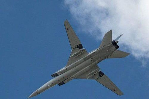 Không còn là tin đồn, siêu máy bay ném bom Nga đã ở Syria, trận quyết chiến đã đến?