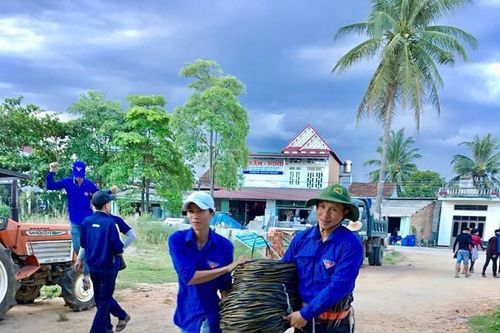 Điểm sáng lan tỏa phong trào Thắp sáng đường quê