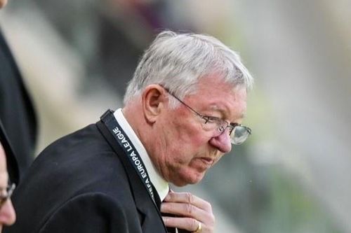 Sir Alex, Rooney chứng kiến MU gục ngã ở chung kết