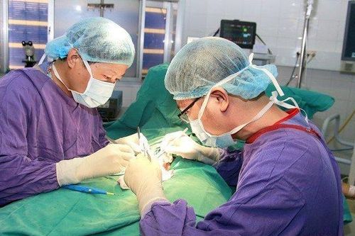 Đau chỗ 'thầm kín' nhưng ngại nói với bố mẹ, cậu bé 12 tuổi phải cắt bỏ tinh hoàn