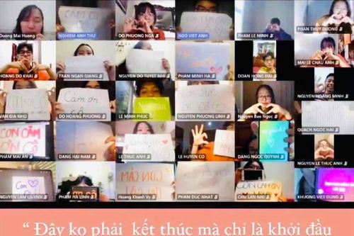 Xúc động lễ bế giảng đặc biệt của học trò 2k3
