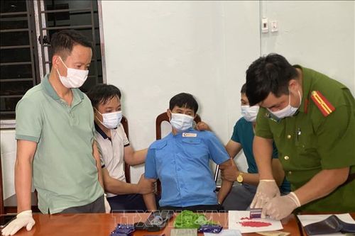 Bắt nguyên chủ tịch xã ở Lào Cai mua bán ma túy