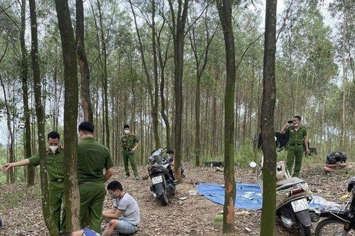 Tụ tập đánh bài ăn tiền, 5 thanh niên bị đề nghị phạt 100 triệu đồng