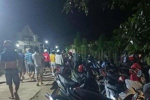 Cô gái 17 tuổi nghi nhảy xuống sông tự tử