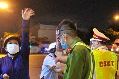 TP.HCM: Căng mình suốt đêm siết chặt ra vào quận Gò Vấp