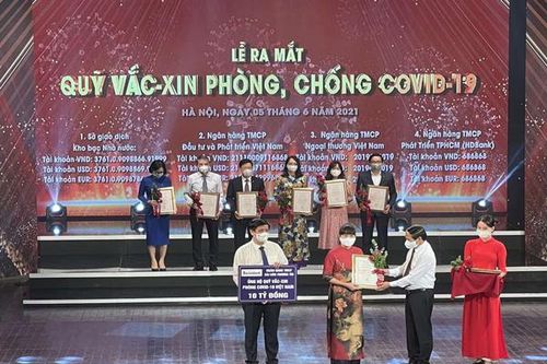 Sacombank ủng hộ thêm 20 tỷ đồng phòng chống Covid-19