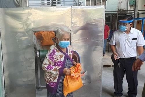 Thầy giáo về hưu kêu gọi góp 'ATM gạo' nghĩa tình