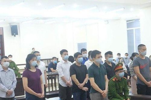 Phó Tổng Giám đốc Nhật Cường cùng nhiều nhân viên kháng cáo