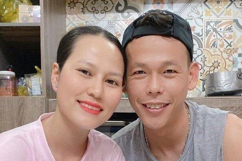 Người vợ đảm đang đầy 'quyền lực' của thủ môn Tấn Trường