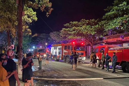 Nghệ An: Phòng trà (TP Vinh) cháy lớn, 6 người tử vong thương tâm
