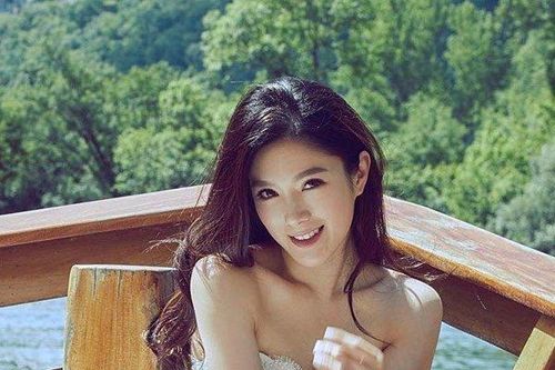 Hoa hậu Cẩu Vân Tuệ ly thân chồng đại gia sau 3 năm kết hôn