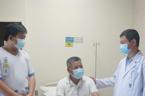 Bệnh nhân viêm ruột thừa được mổ cứu sống giữa tâm dịch