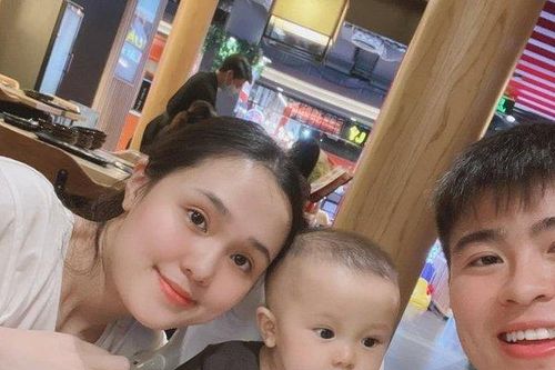 Ngoại hình con trai cầu thủ Duy Mạnh khiến nhiều người trầm trồ