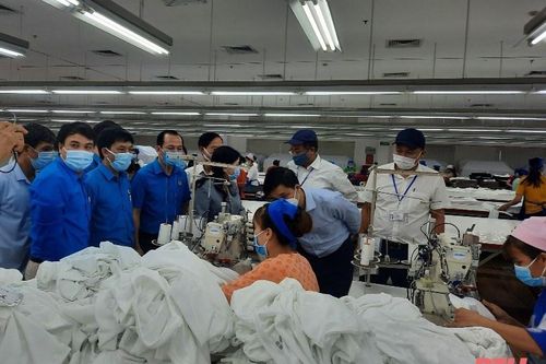 Phòng, chống dịch COVID-19 tại doanh nghiệp có đông công nhân lao động