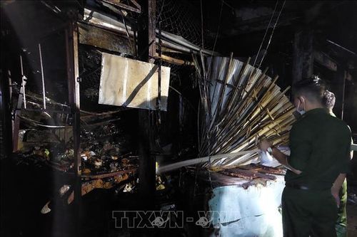Cháy chợ thị xã Long Mỹ trong đêm