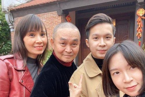 Cận nhan sắc con trai giống tài tử Hàn Quốc của danh hài Xuân Hinh